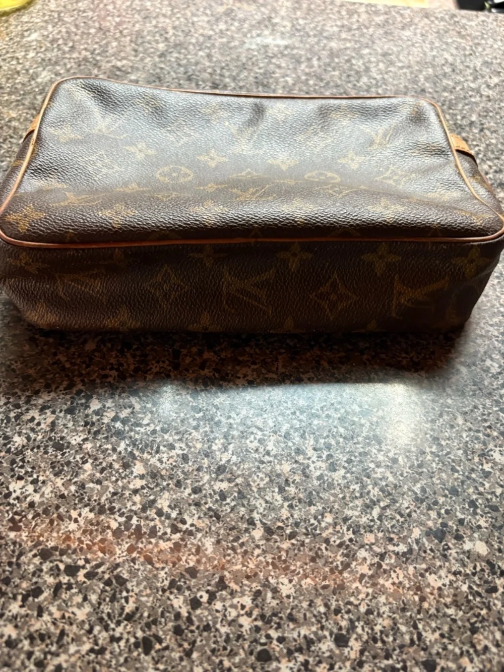 Vintage Louis Vuitton Monogram Compiegne 23 Clutch Toiletry Bag Made in France